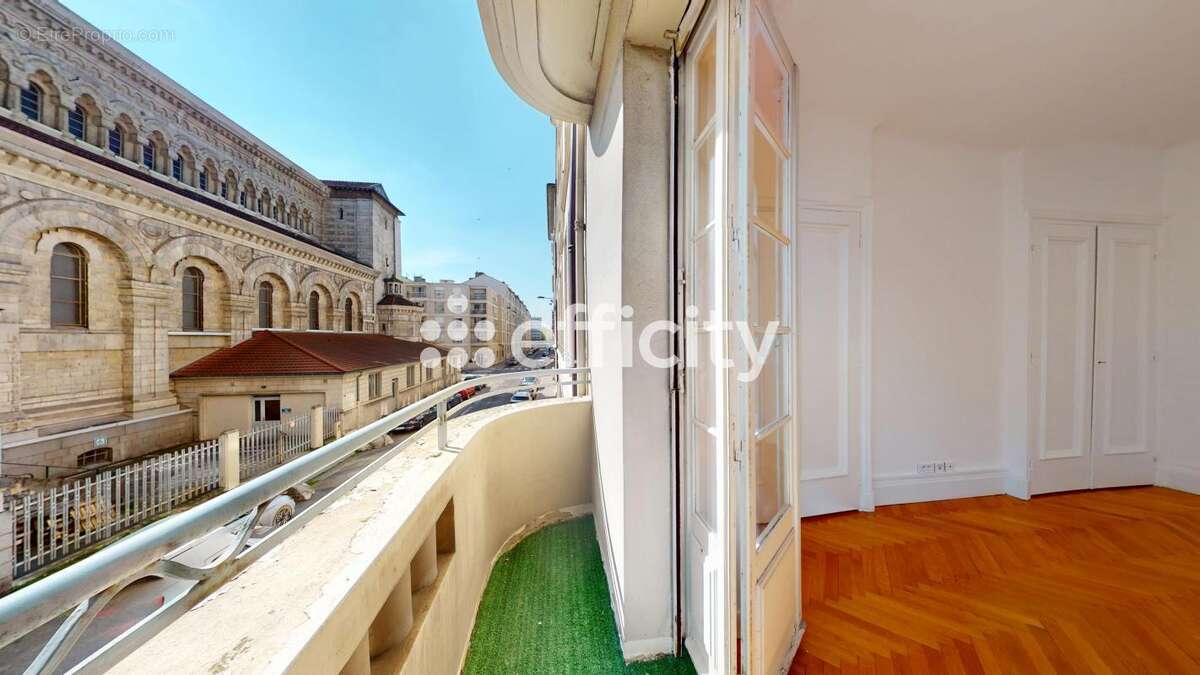 Appartement à LYON-6E