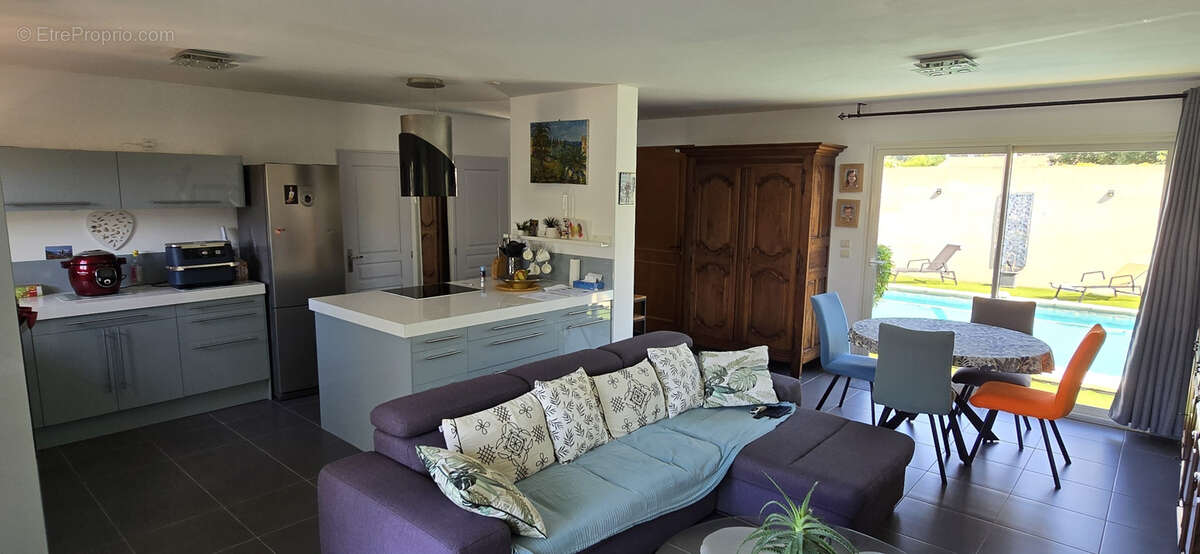 Maison à MORIERES-LES-AVIGNON