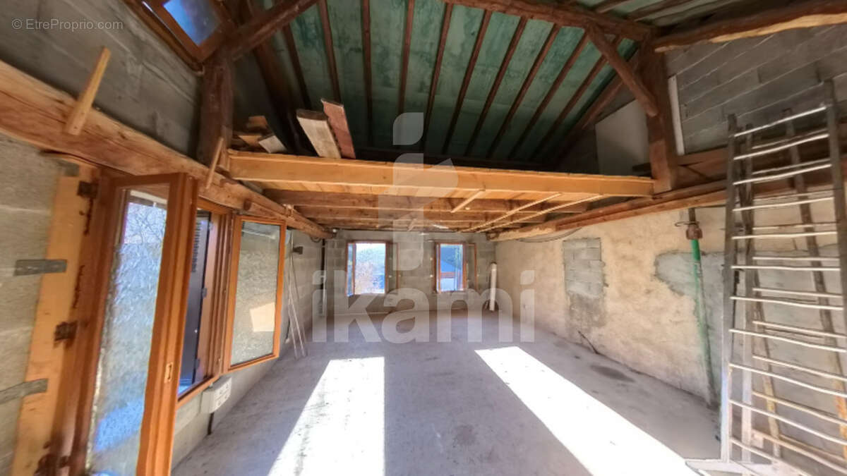 Maison à ENTREMONT-LE-VIEUX