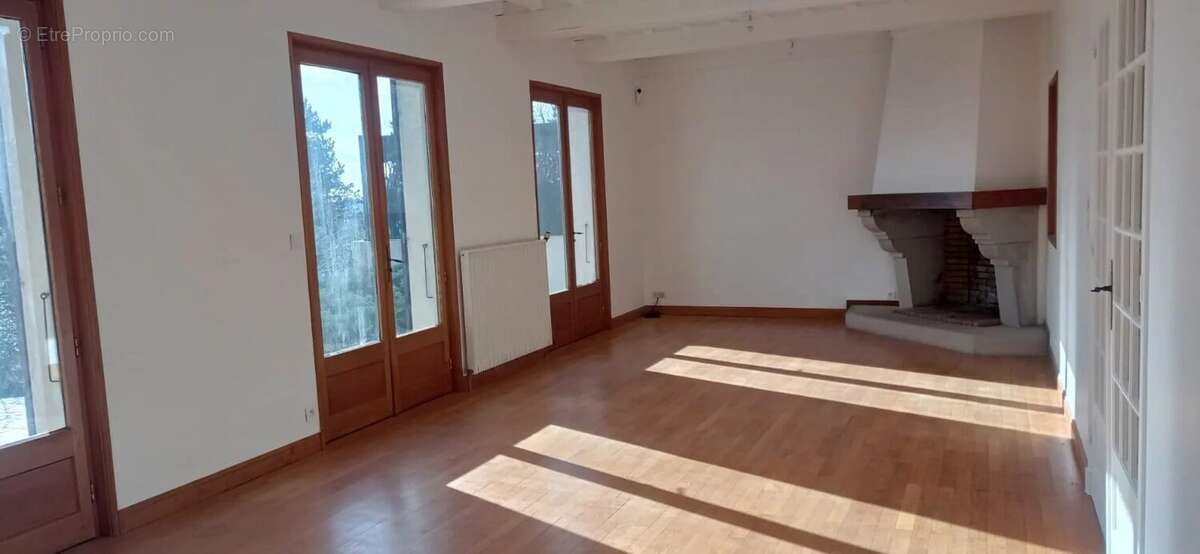 Maison à MOURS-SAINT-EUSEBE