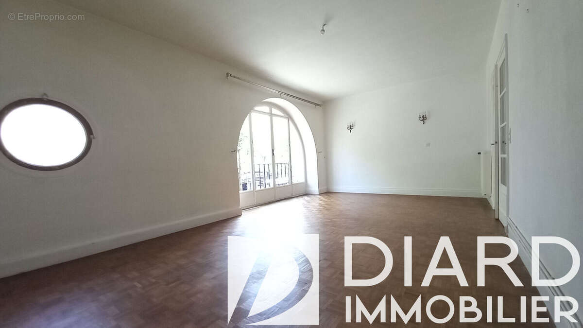 Appartement à FOUGERES