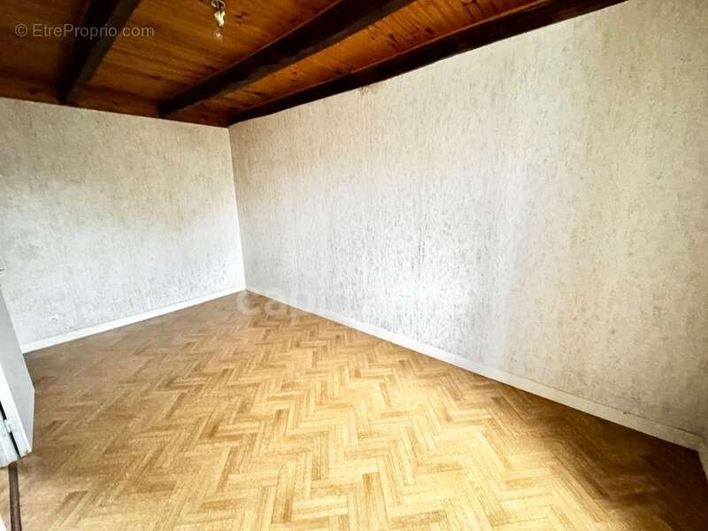 Ensemble immobilier à rénover – Grand terrain – PLOUDIRY (29) - photo 5