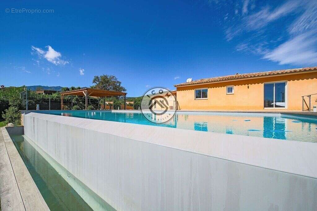 Maison à PORTO-VECCHIO