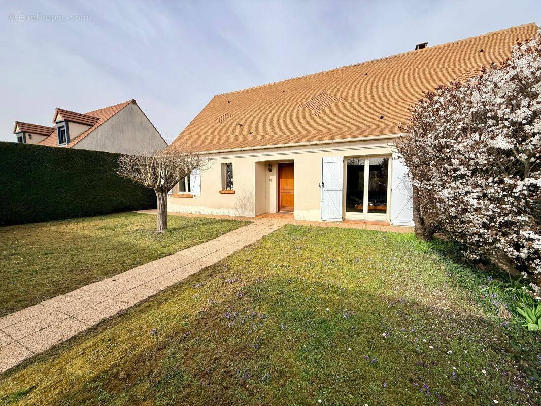 Maison à LEUDEVILLE