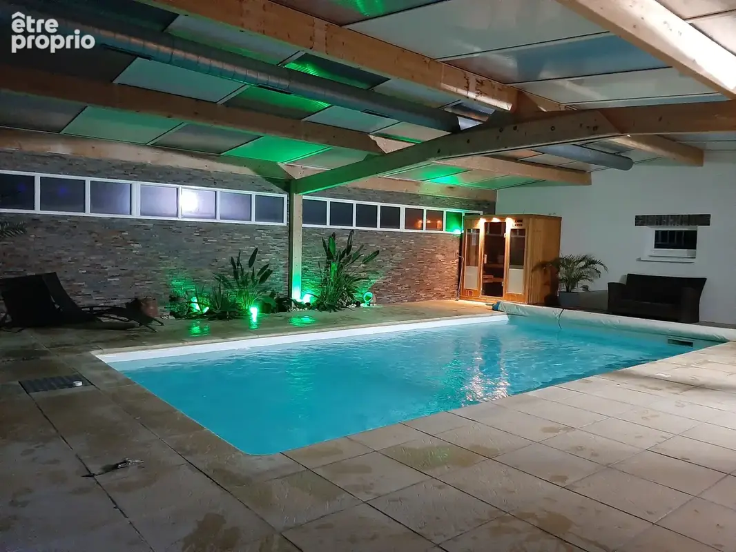 Maison de charme district de sens,5 chambres,piscine interieure,salle de jeux,cave,garage.terrain arbore. - photo 15