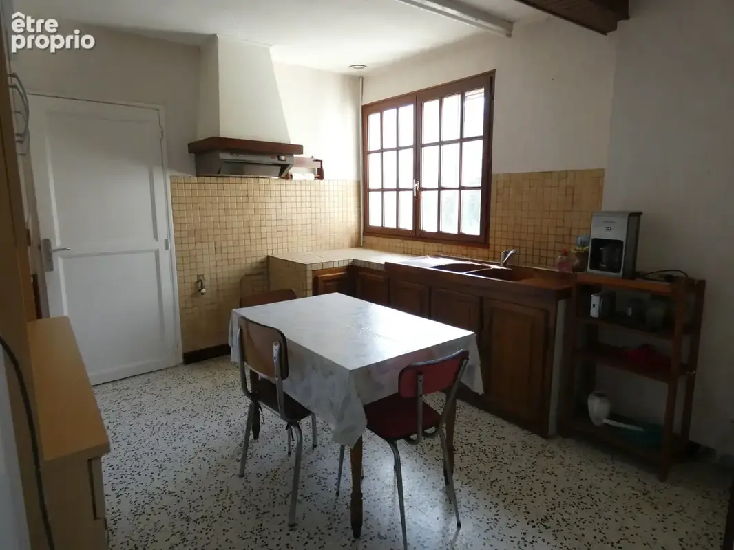 À Vendre : Maison de Caractère avec Jardin et Dépendances à Crépy (02) - photo 6