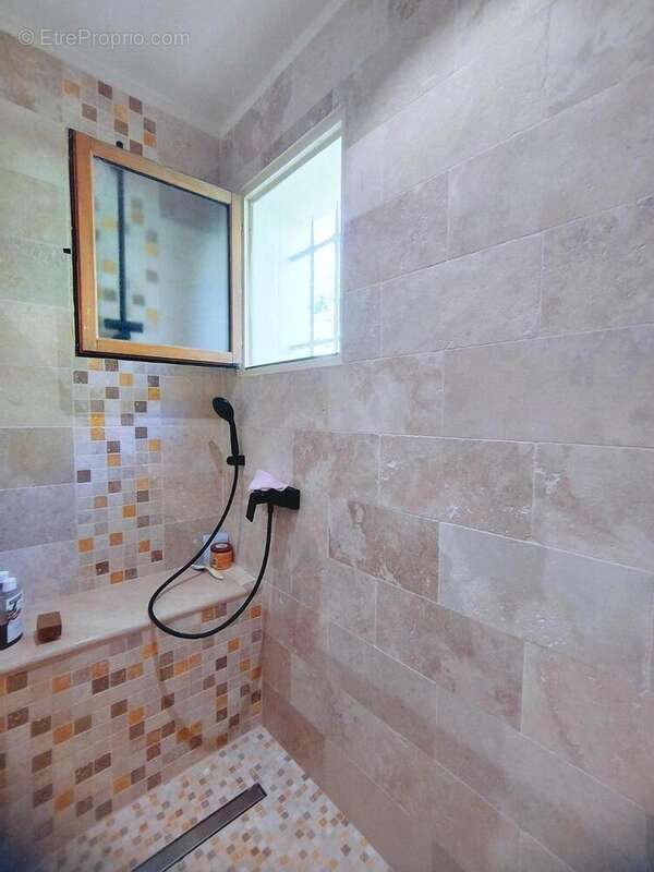   - Maison à COLOMARS