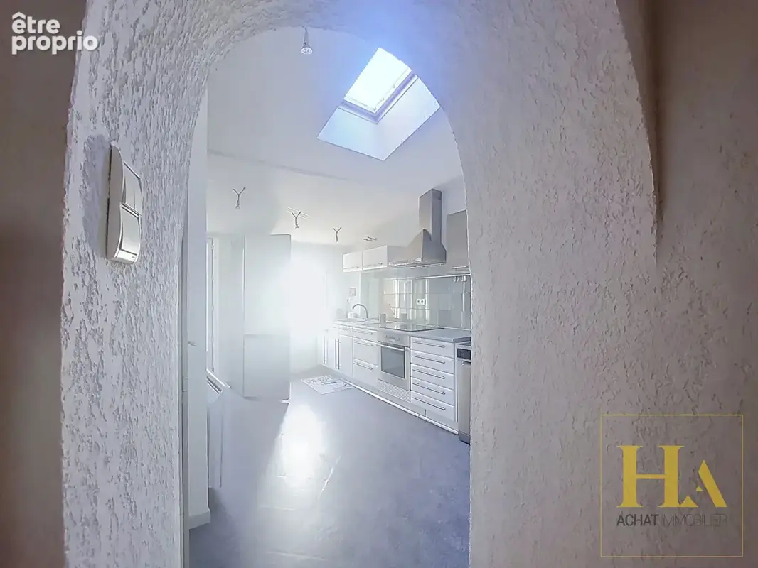 Un duplex atypique plein de charme à deux pas du centre-ville ! - photo 4