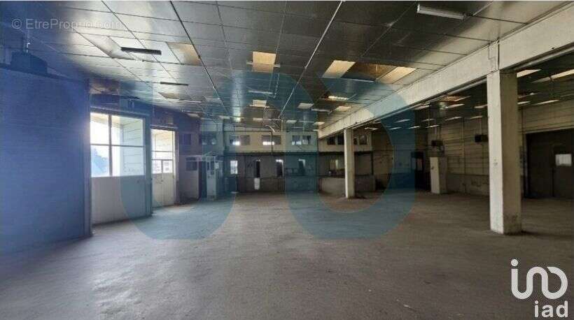 Photo 4 - Commerce à AMILLY