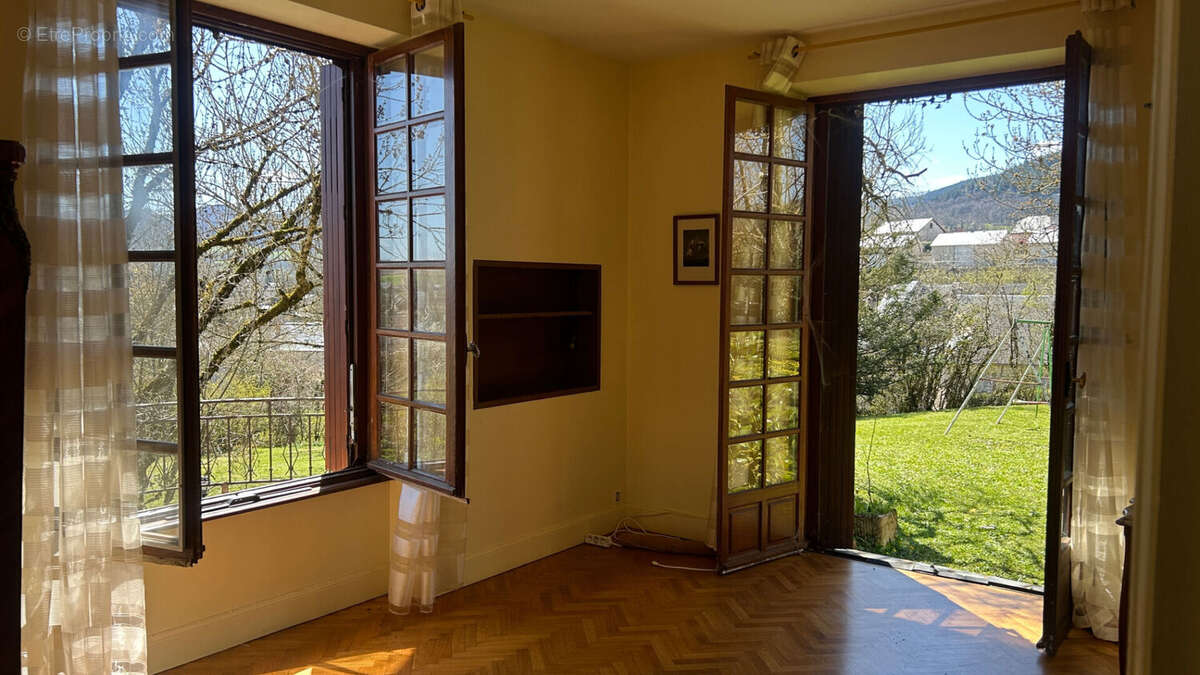 Spécial investisseur ou grande maison familiale : potentiel xxl à laissac - photo 9