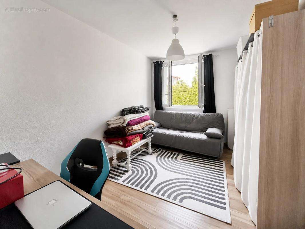 À vendre en exclusivité – t4 rénové – dernier étage avec balcon - photo 8