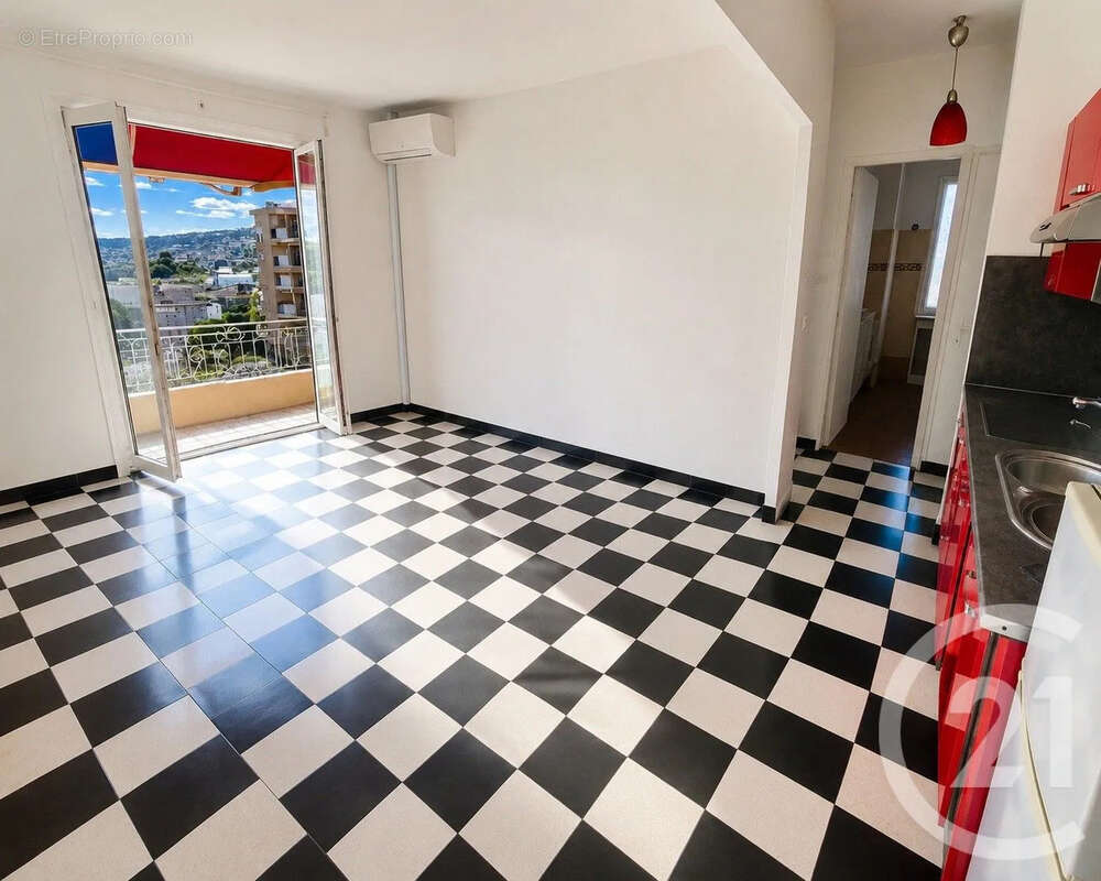 Appartement à ROQUEBRUNE-CAP-MARTIN