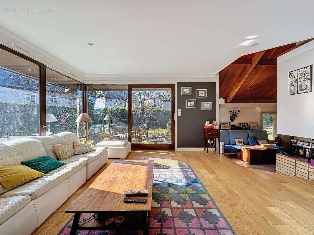 Maison à LUC-LA-PRIMAUBE