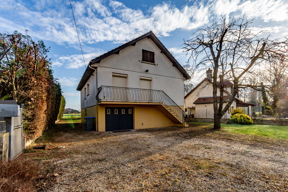 Maison à LONGECOURT-EN-PLAINE