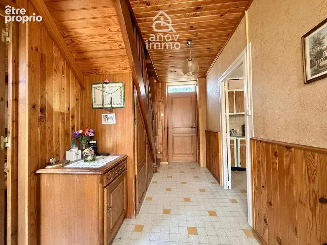 Maison familiale avec nombreuses dépendances à CHAMPNIERS - photo 3