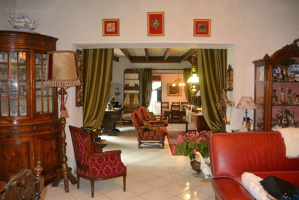 Maison à MARTRES