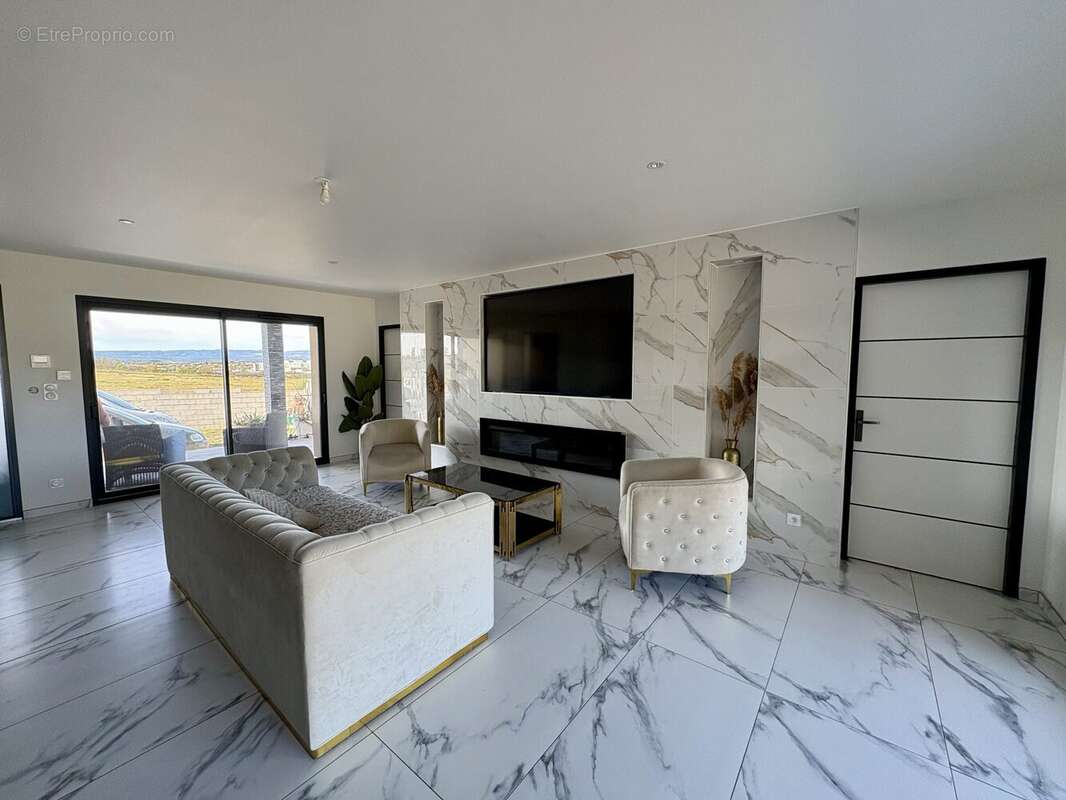 Maison 134 m² à Berriac  - photo 6