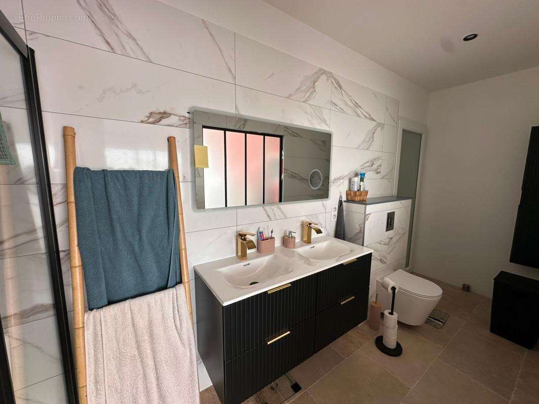 Maison à LABLACHERE