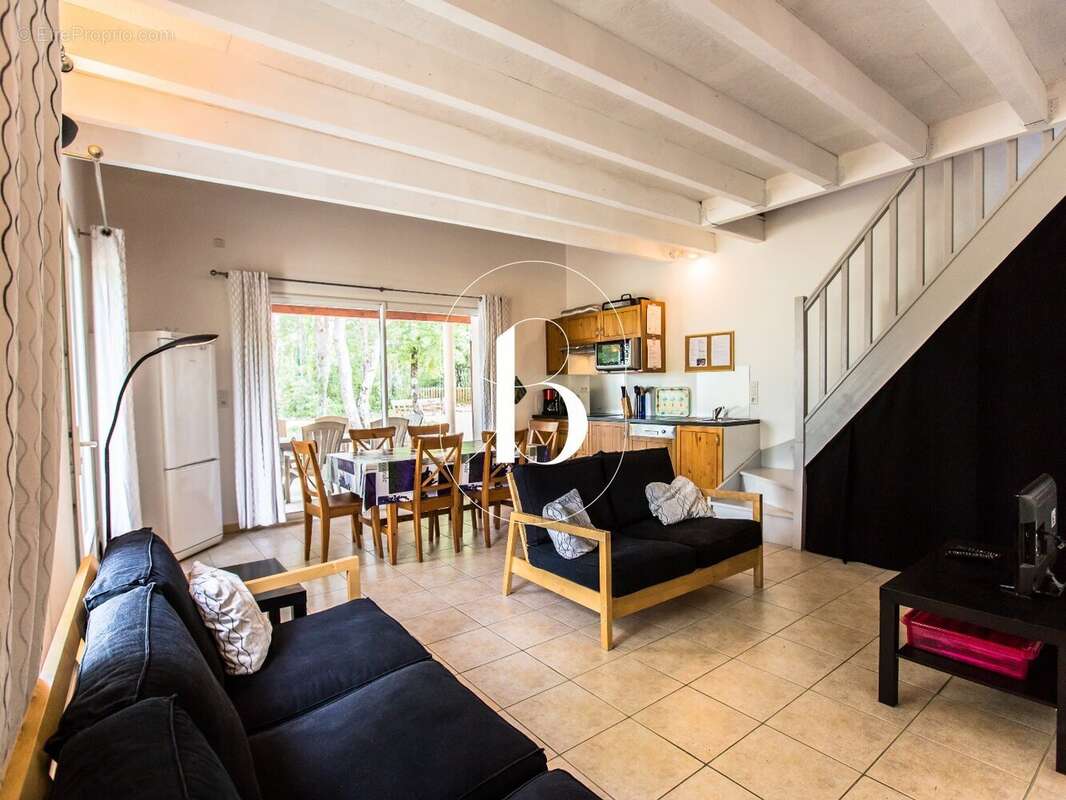 Maison à LABASTIDE-DE-VIRAC