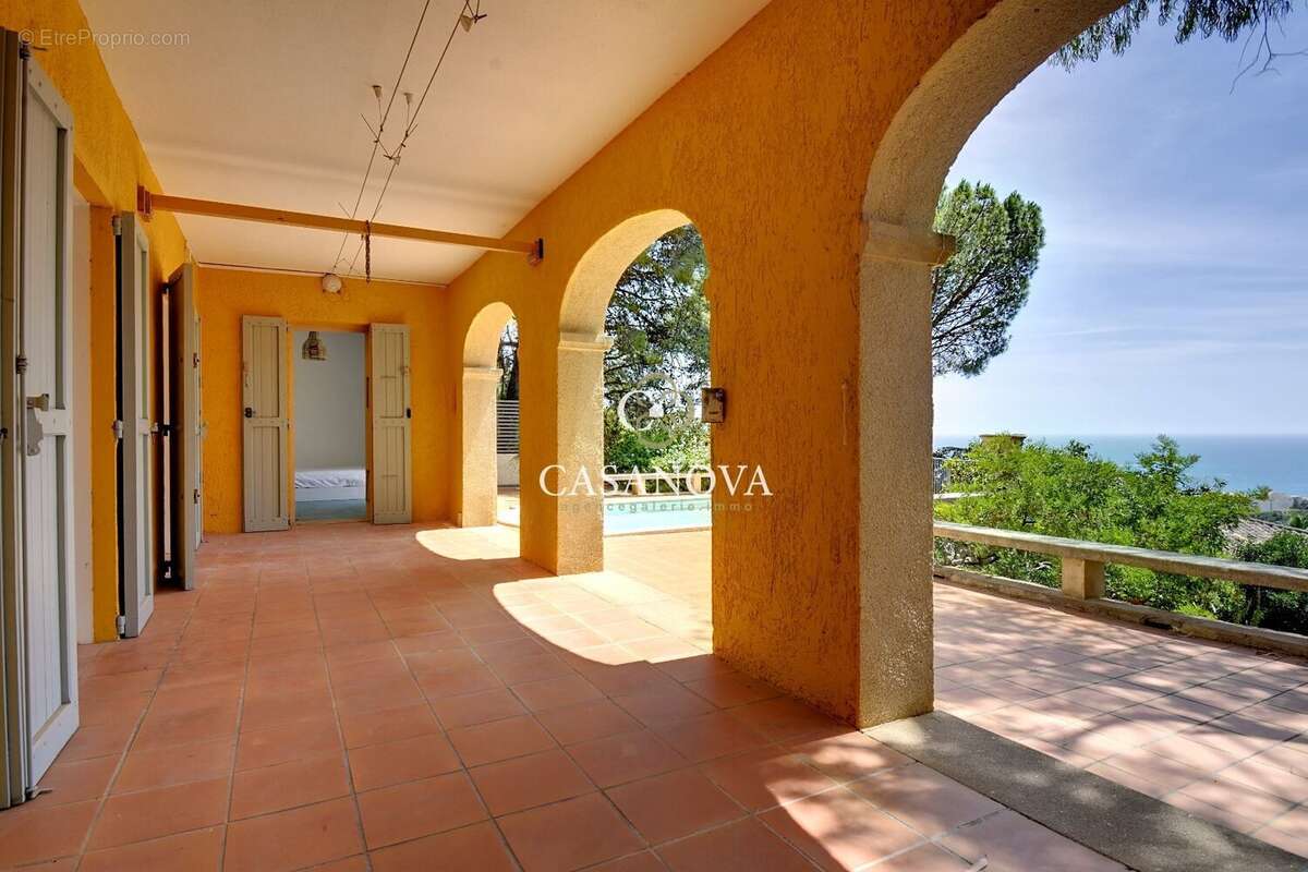 Maison d'architecte avec vue mer panoramique sur le Mont Saint-Clair à Sète, piscine et vaste jardin paysager - photo 6