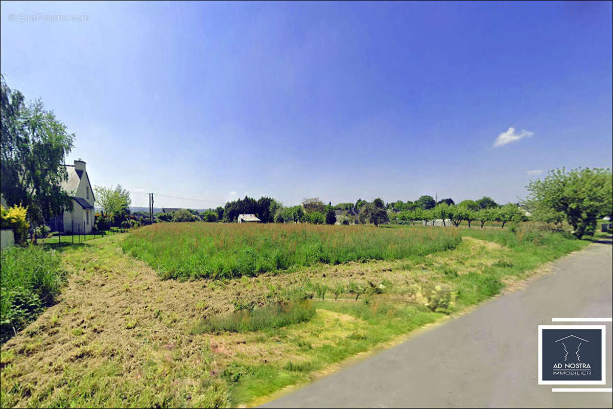 Terrain à SAINTE-MARIE