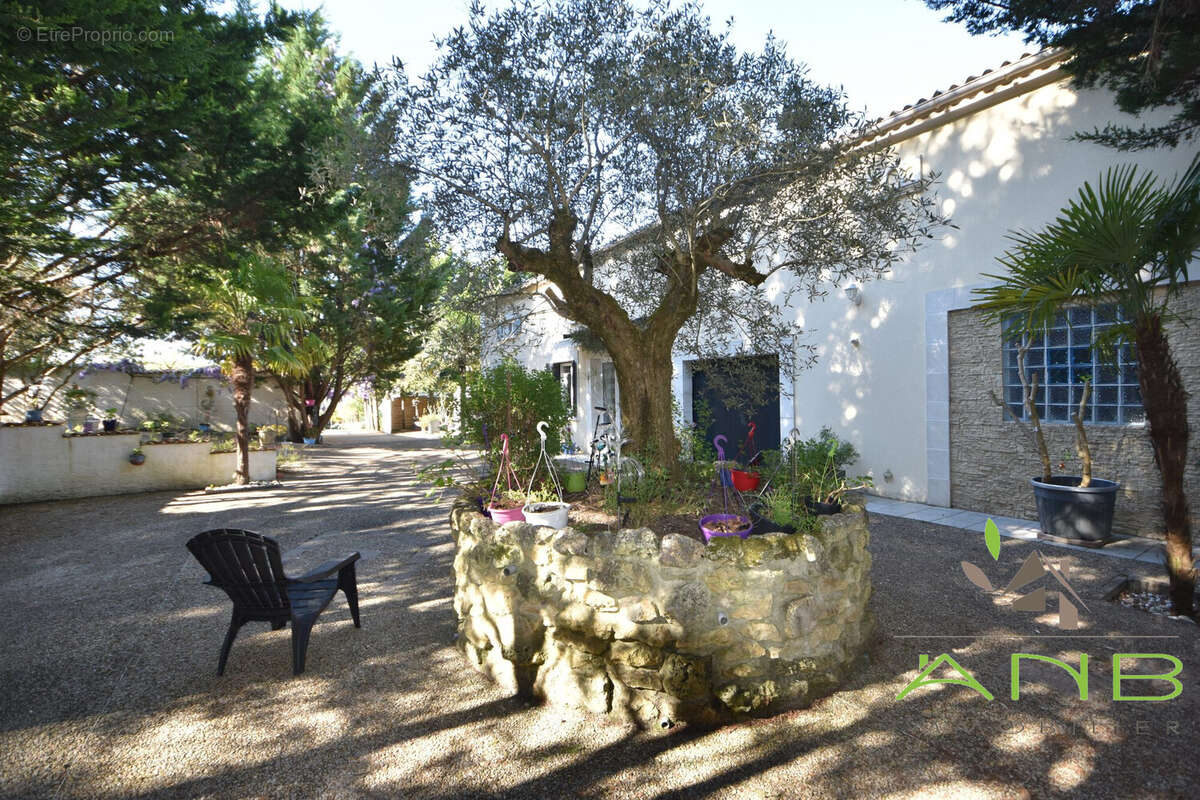 Maison à L'ISLE-D'ESPAGNAC