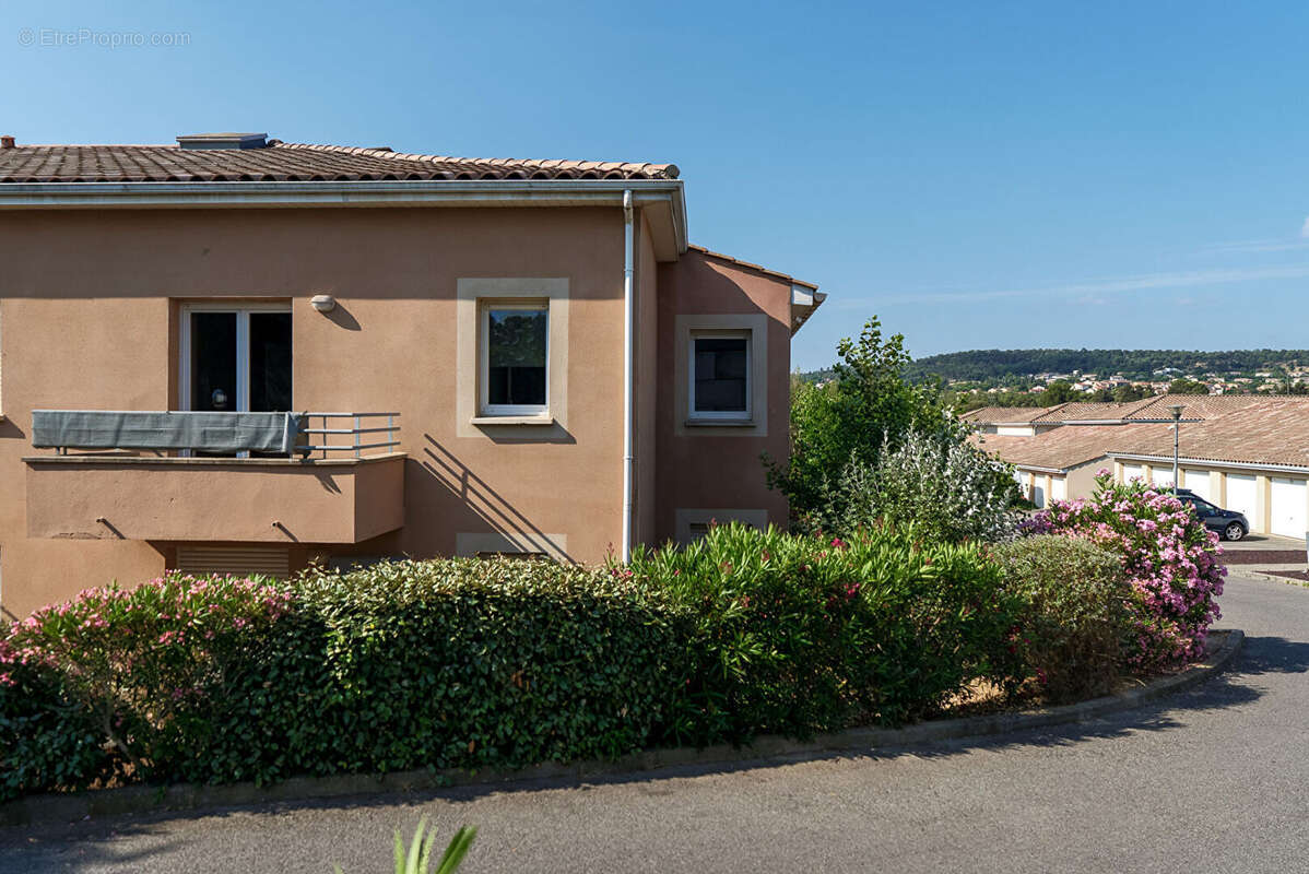 CARCASSONNE - PÉRIPHÉRIE Appartement T2 45m² avec grand balcon et place de parking privative - photo 14