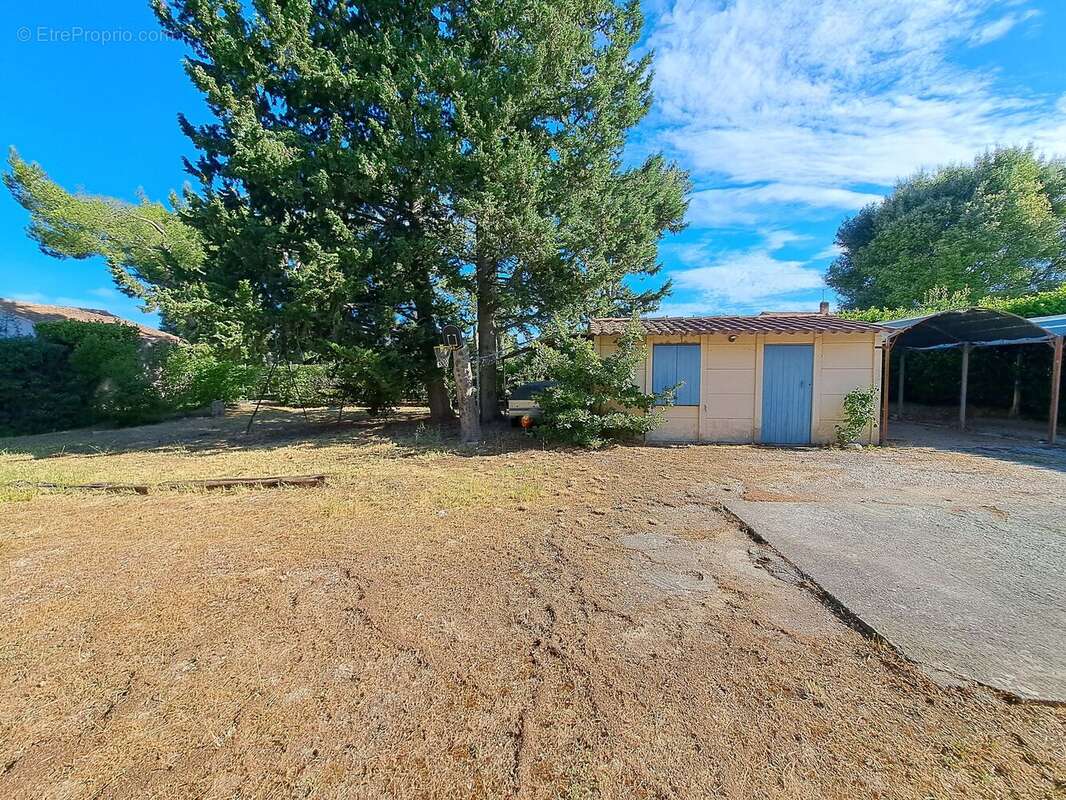 Photo 3 - Terrain à SAINT-CANNAT