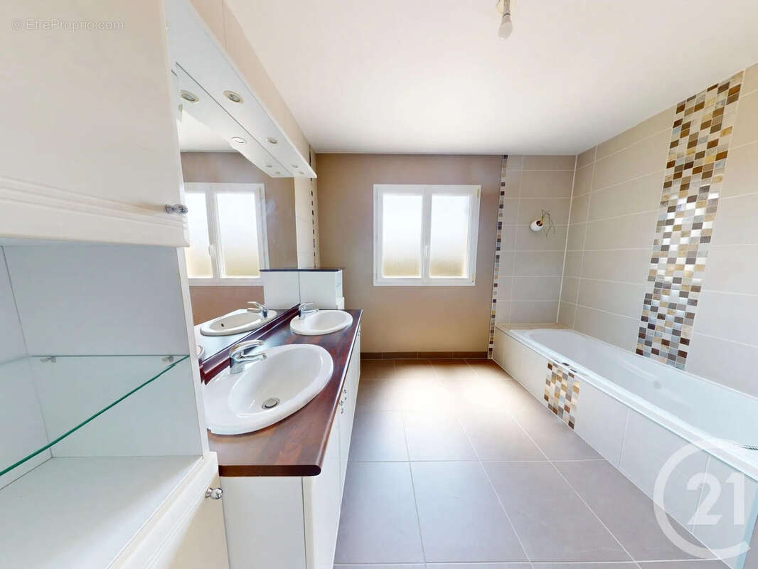 Maison 156 m² à Fontenilles  - photo 13