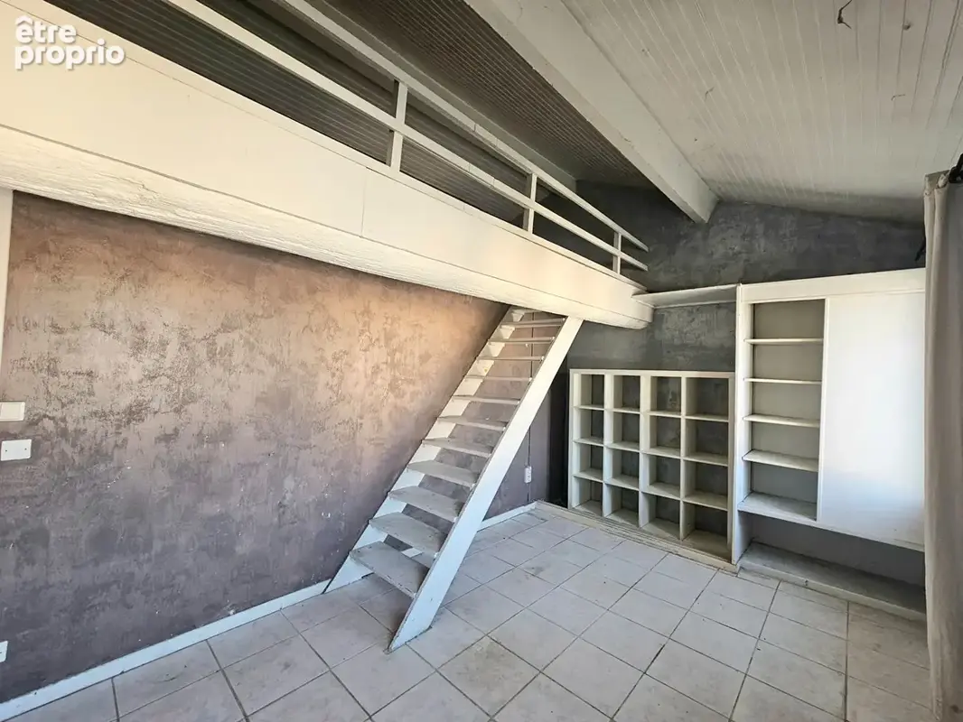 À VENDRE - Ensemble immobilier avec local commercial et habitation - Les Milles (13290) - photo 6