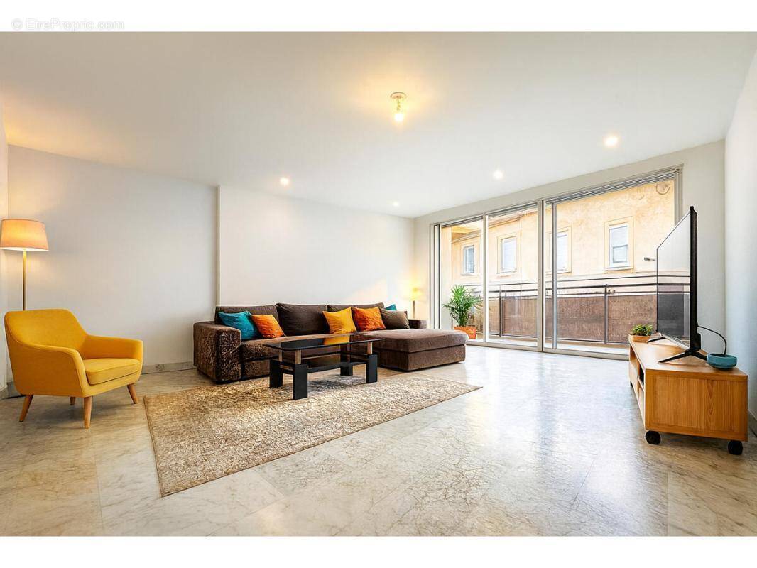 Appartement à PONT-DE-CHERUY