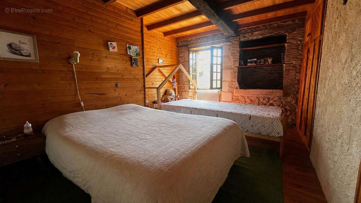 Maison à SAINT-AMAND-DE-VERGT