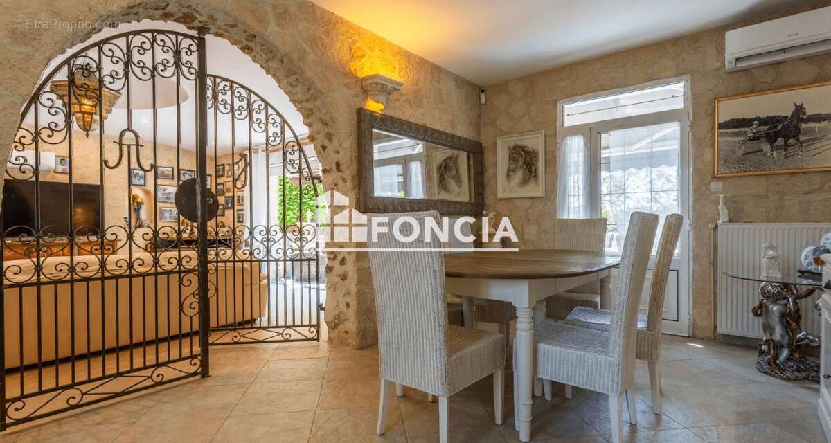 Maison à VIRY-CHATILLON