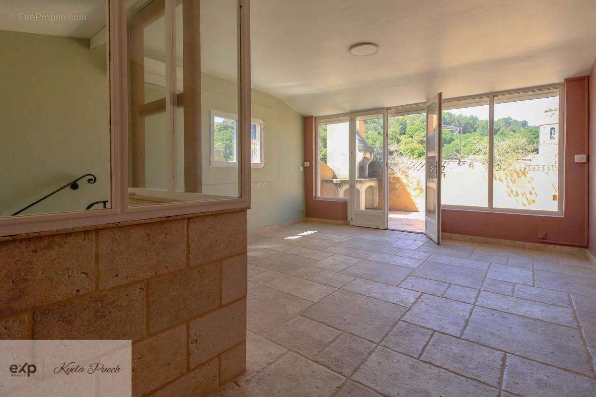 Appartement à ROGNES