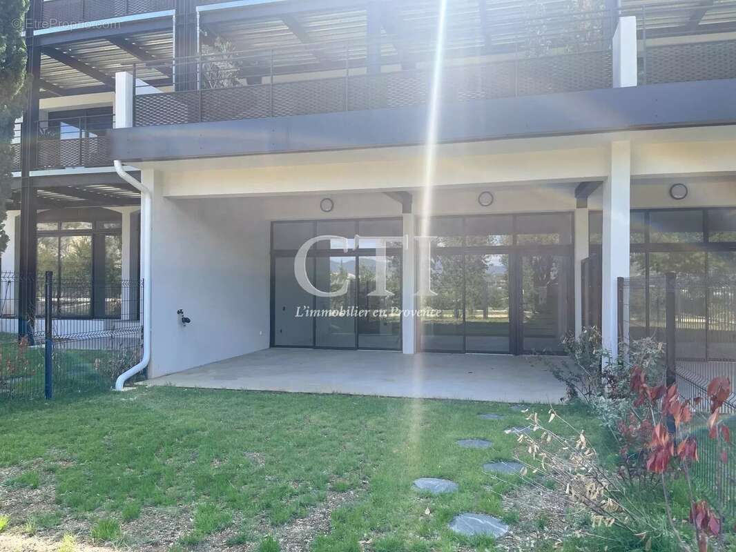 Appartement T3 70.80 m² Résidence "Les Terrasses du château" - photo 3