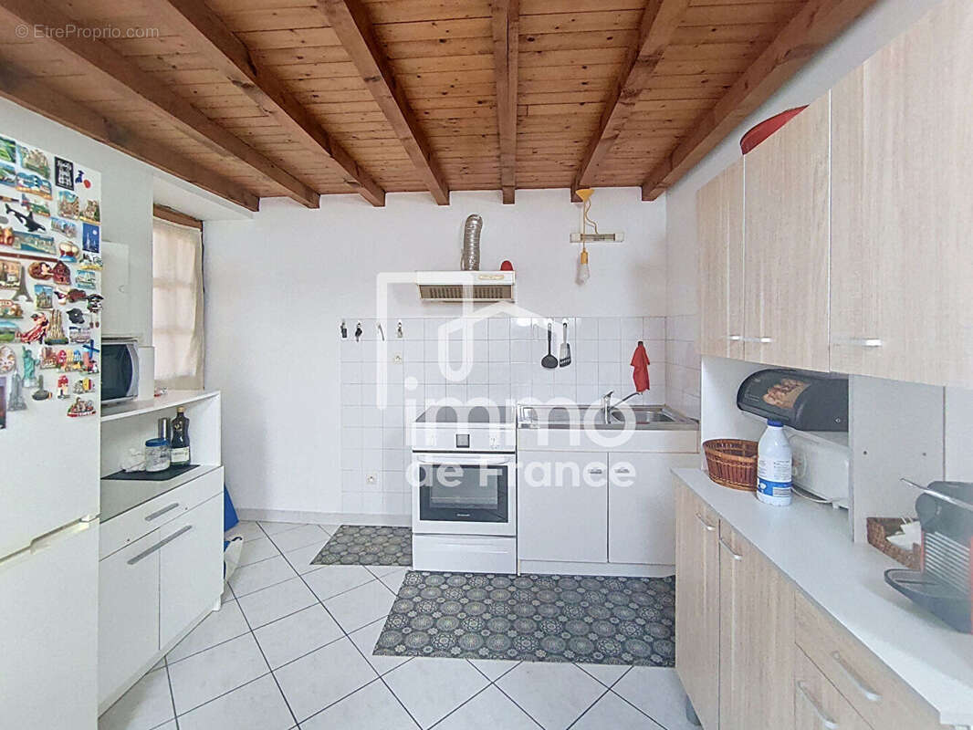 Appartement Meximieux 2 pièces  en duplexe de 43 m2 + terrain et place de parking - photo 2