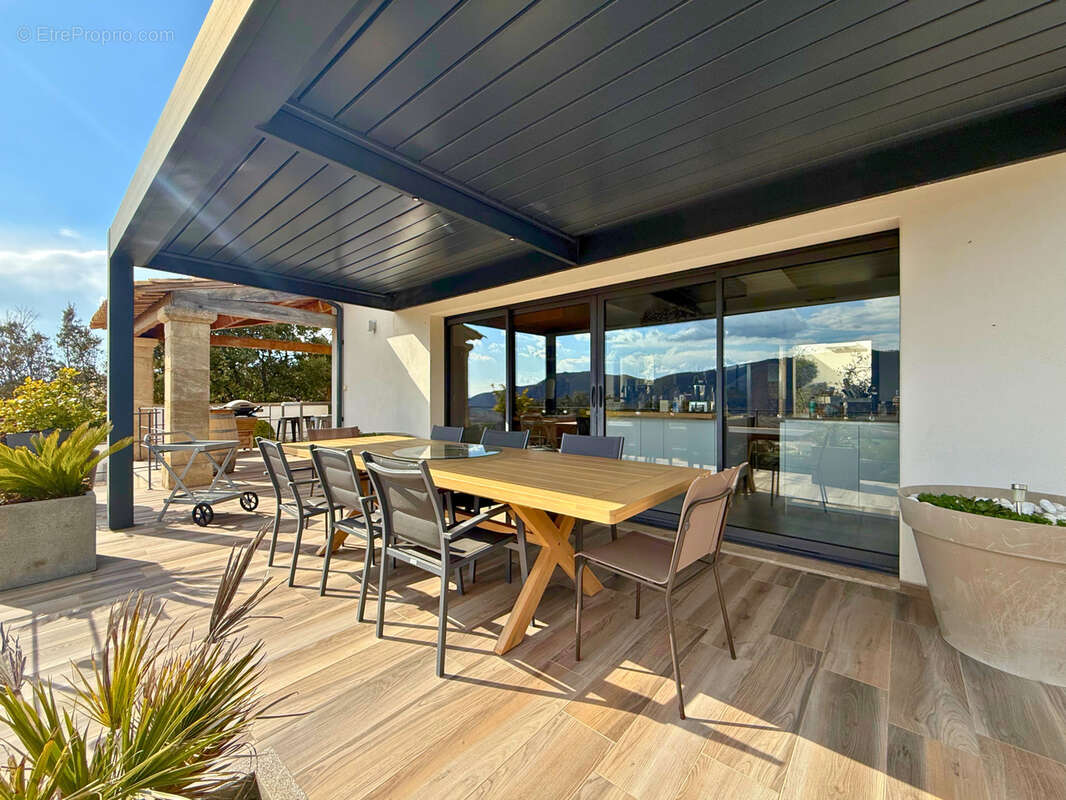 Maison à FORCALQUIER