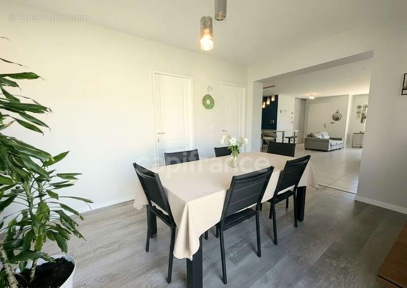 Maison à LUGON-ET-L'ILE-DU-CARNAY