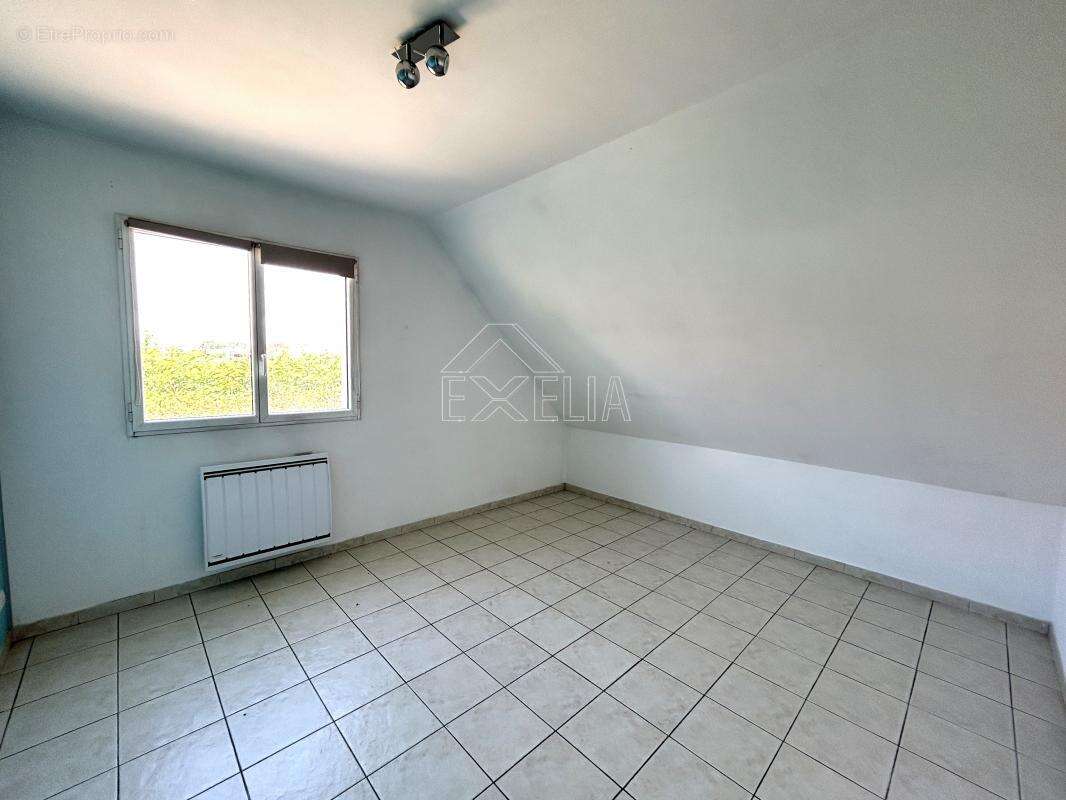 Maison récente 7 pièces 150 m² avec double garage, dépendance, box à chevaux et grand jardin de 1685 m² à Villegats - photo 11