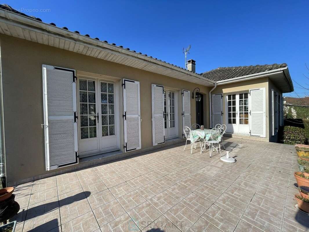 Maison à SAINT-JUNIEN