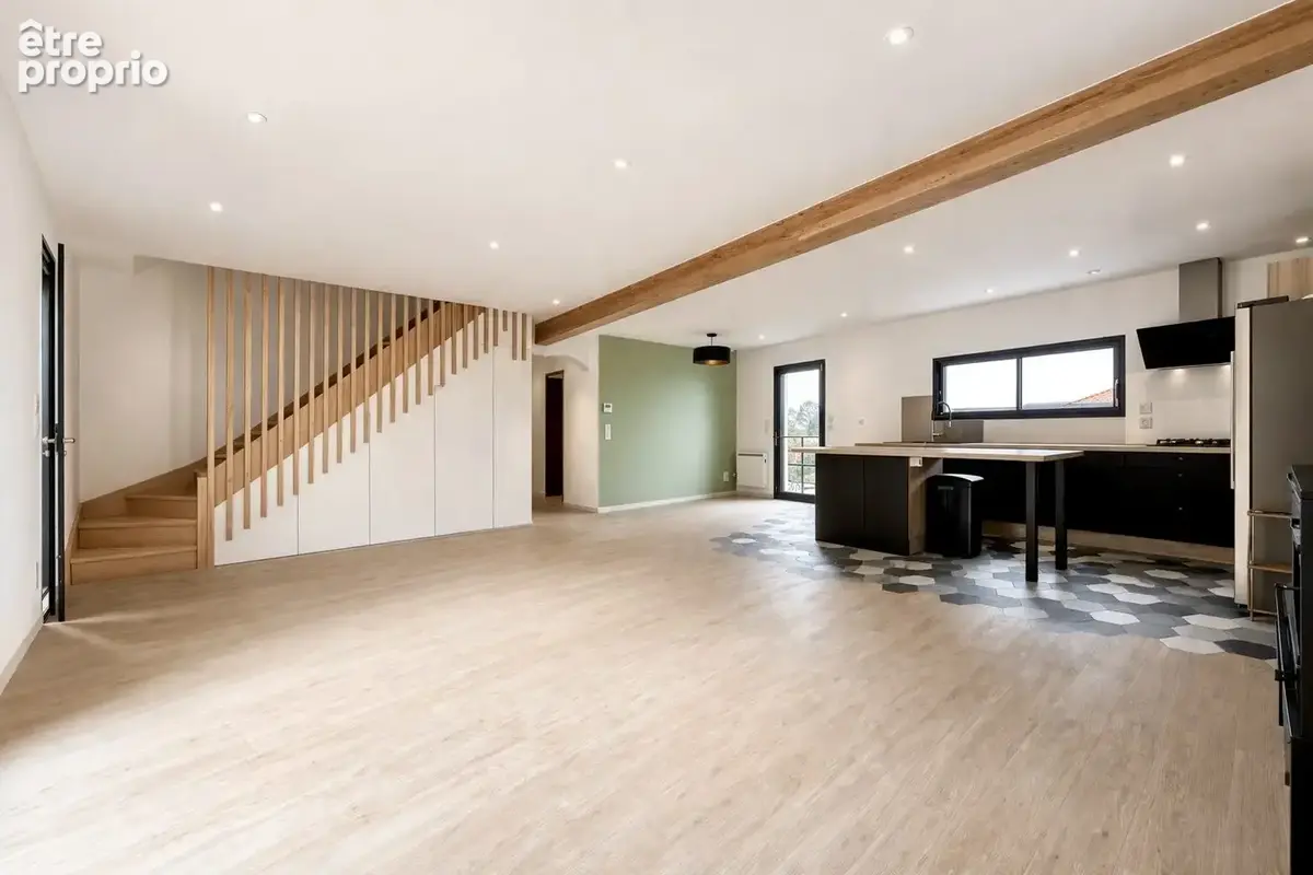Maison 6 pièces 160 m² à vendre à Saint-Genes-Champanelle (63122) - photo 3