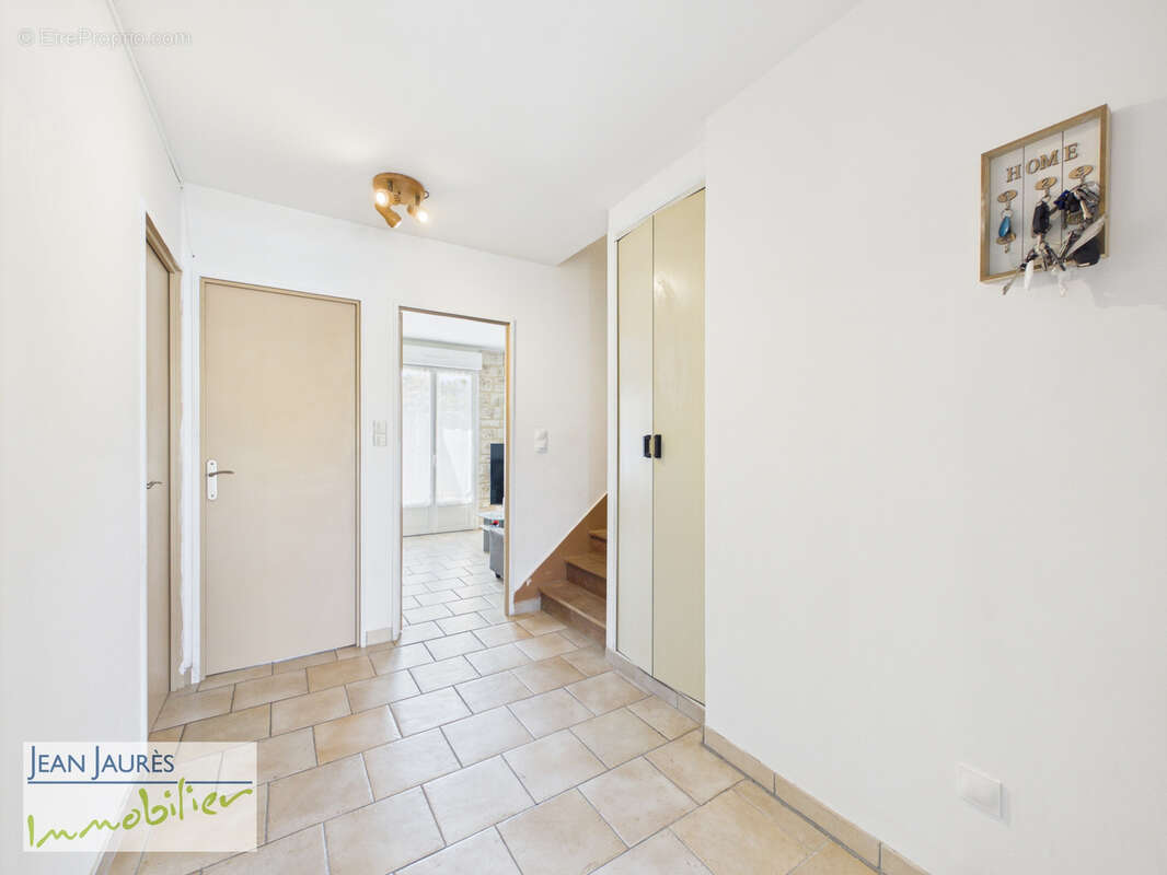 Maison 3 chambres avec double garage à Saint-Lyé - photo 4