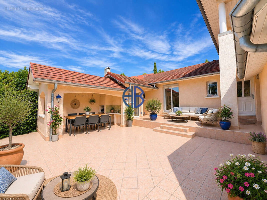 Maison Bourgoin Jallieu 5 pièce(s) 120 m² - photo 3