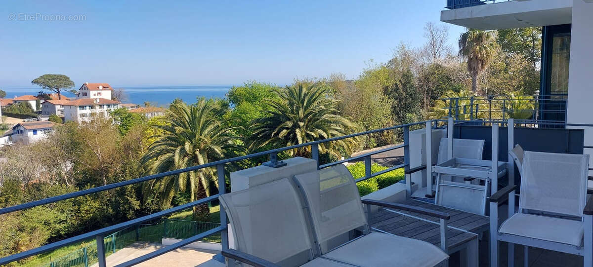 Superbe T3 traversant avec terrasse VUE MER à deux pas du centre de Ciboure - photo 2