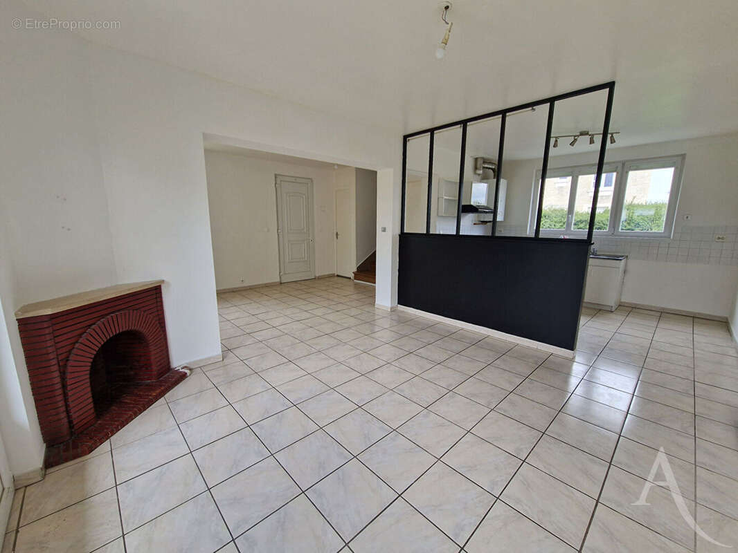 Maison à MONDEVILLE