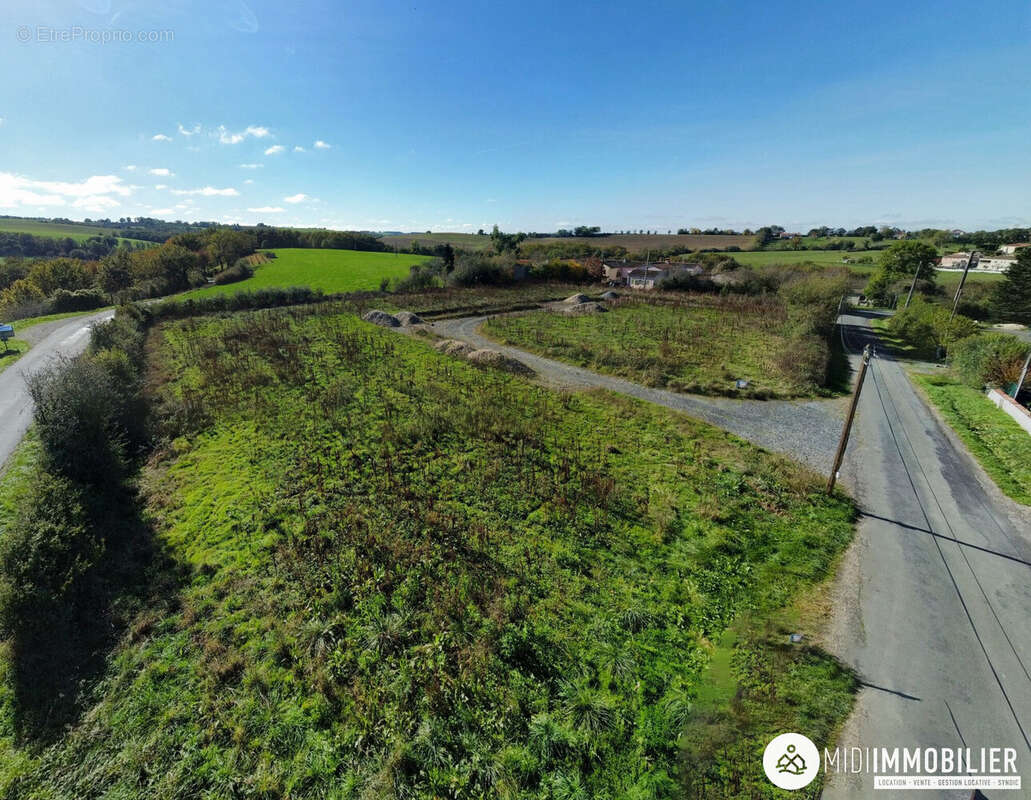 Terrain à VILLEFRANCHE-D&#039;ALBIGEOIS