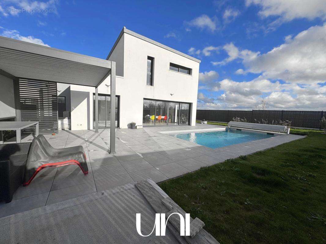 Maison à COURSEULLES-SUR-MER