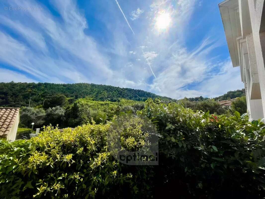 Appartement à EZE