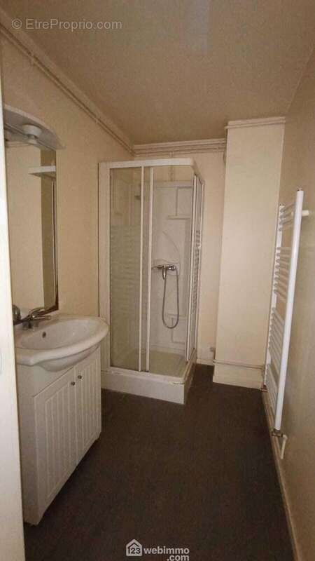 salle d&#039;eau - Appartement à VERDUN