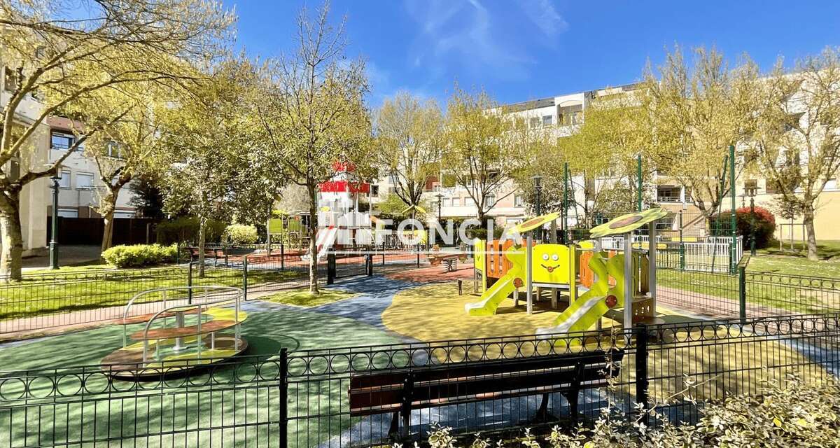 Appartement à LE PLESSIS-ROBINSON